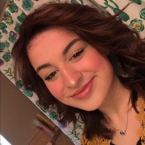 Meet your Posher, Carlie